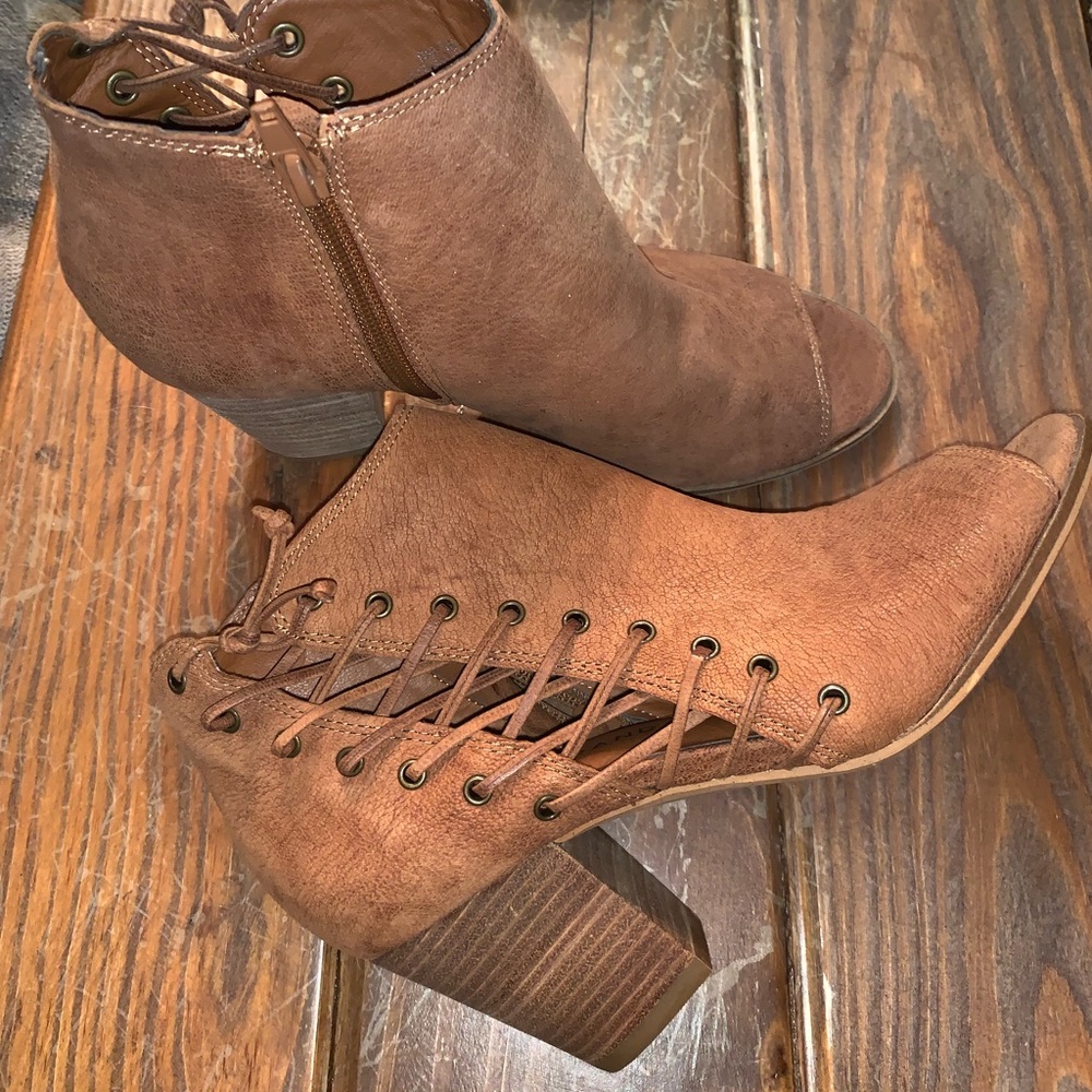 Lucky open toe shoes